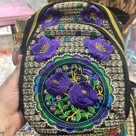 Hand embroidered mini back packs 🇲🇽 - Picture 8 of 10